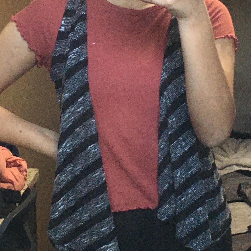 Sleeveless cardigan